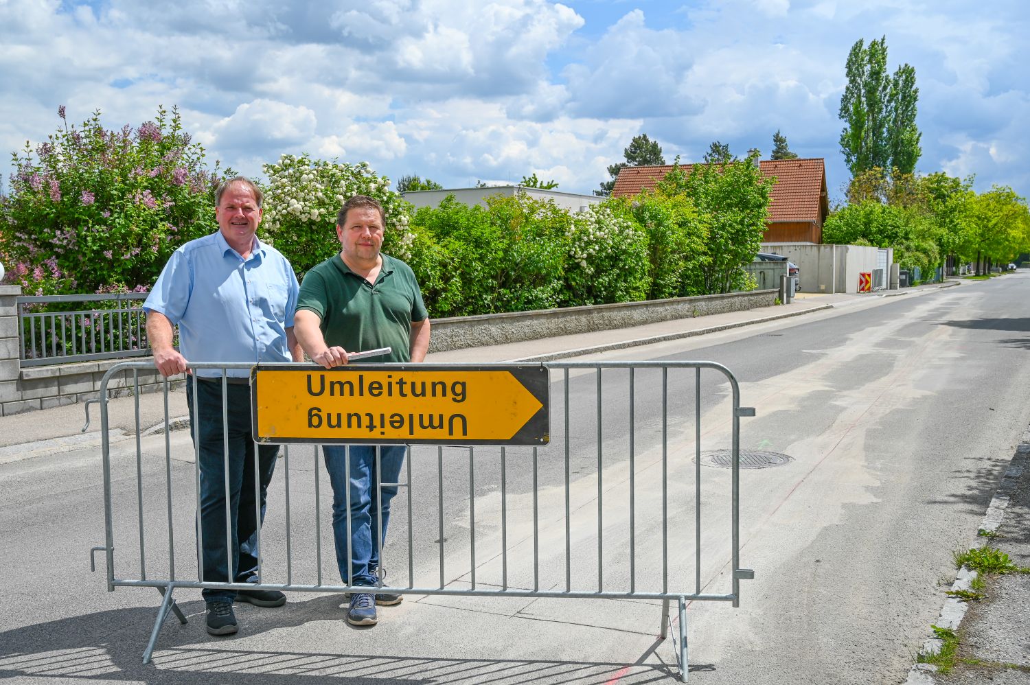 Verkehrsstadtrat Manfred Daniel und Leiter des Wirtschaftshofes Johannes Strommer vor Ort.