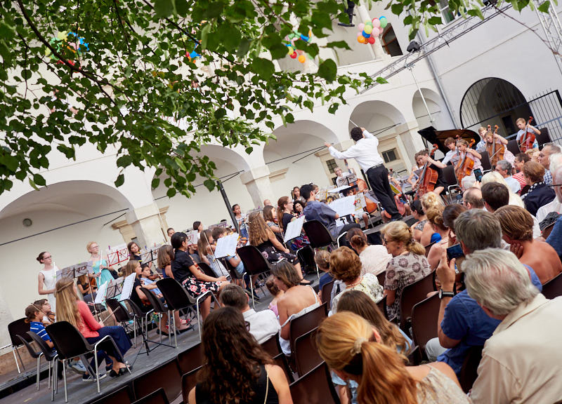 Allegro Vivo. »Fantasiereise«