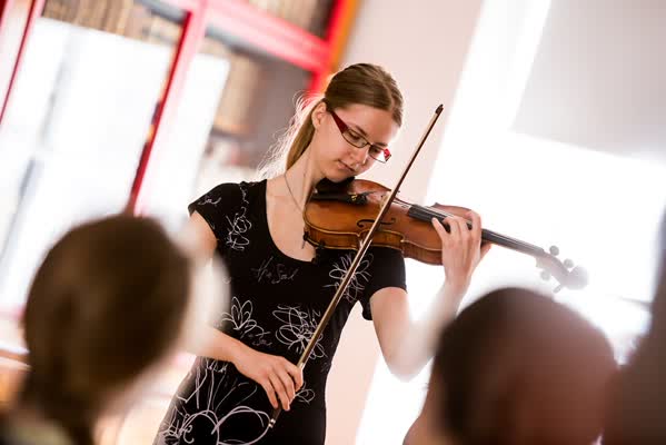 Allegro Vivo. »Matinée«